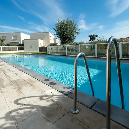 In Serignan, For Groups Villa *
