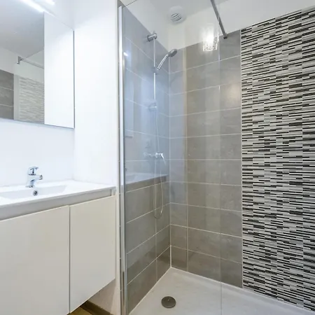 Villa In Serignan, For Groups *